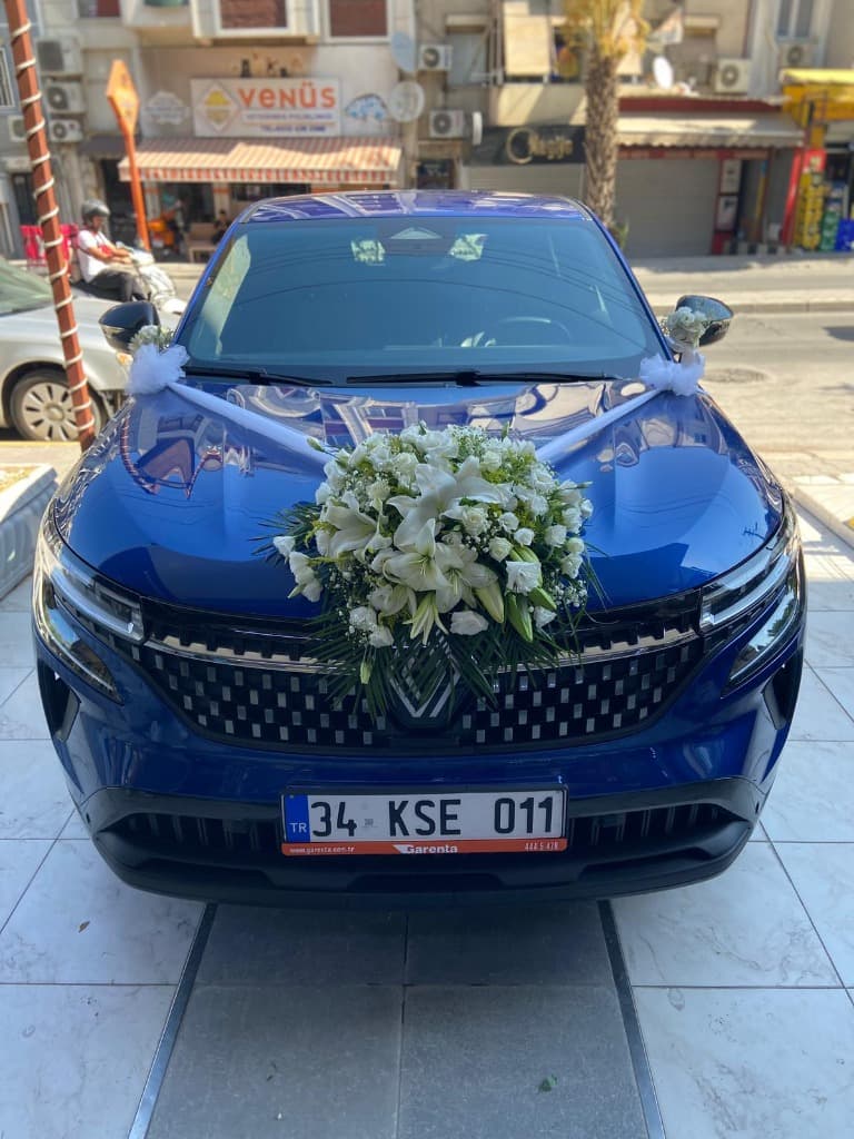 Beyaz Çiçekli Elit Gelin Arabası Süslemesi